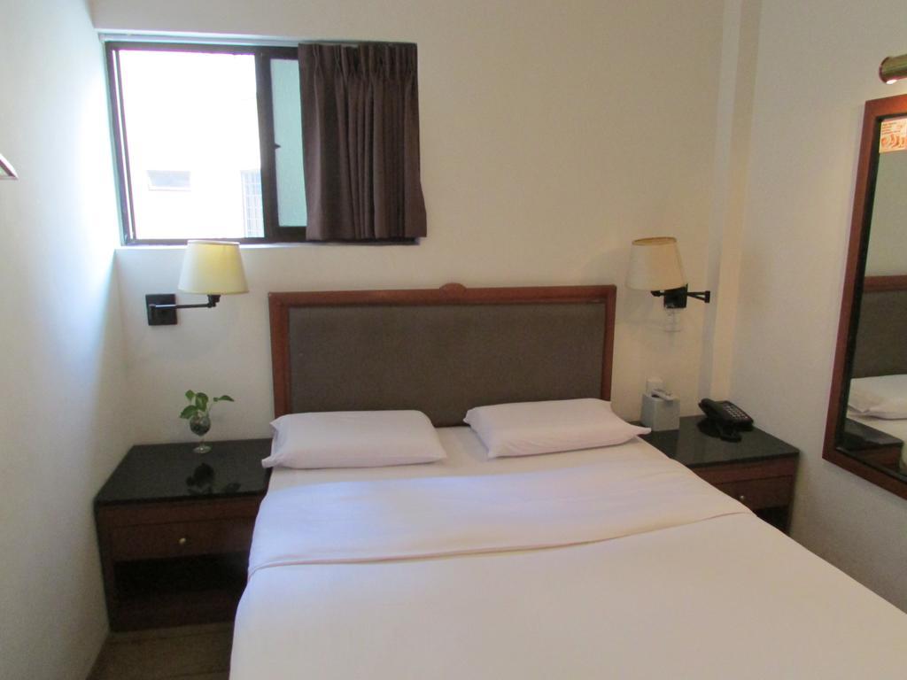 Amber Hotel Katong Сингапур Екстериор снимка