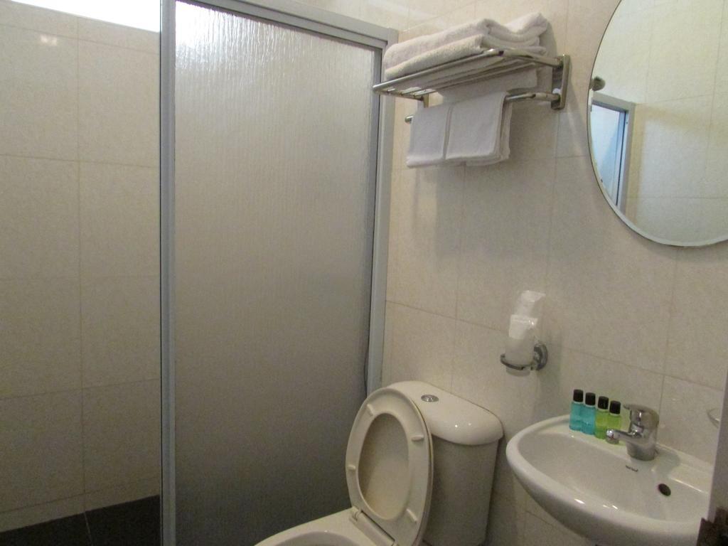 Amber Hotel Katong Сингапур Екстериор снимка