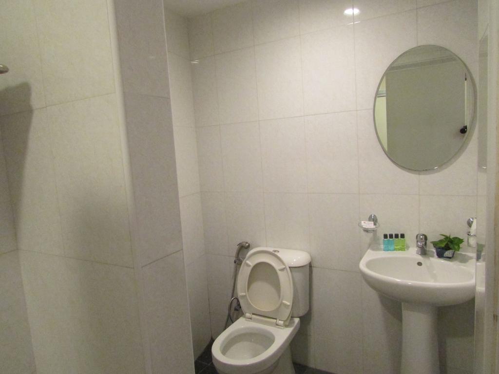 Amber Hotel Katong Сингапур Екстериор снимка